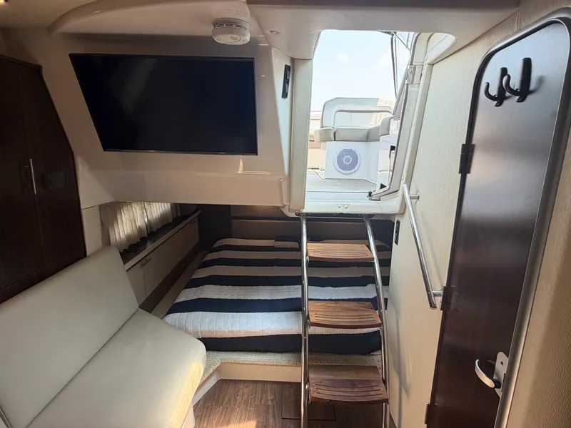 Slide: The Image of Regal 32 EXPRESS 2017 - 23