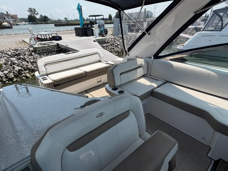 Slide: The Image of Regal 32 EXPRESS 2017 - 12