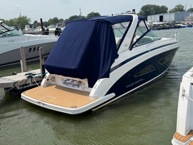 Slide: The Image of Regal 32 EXPRESS 2017 - 29