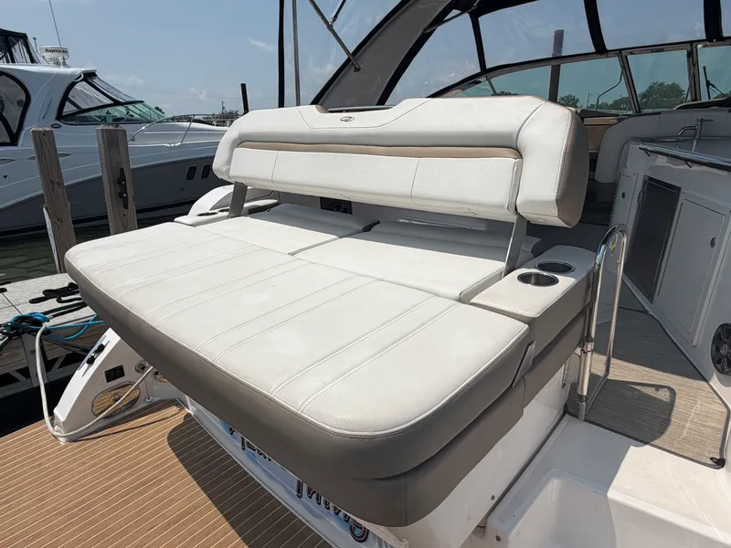 Slide: The Image of Regal 32 EXPRESS 2017 - 6