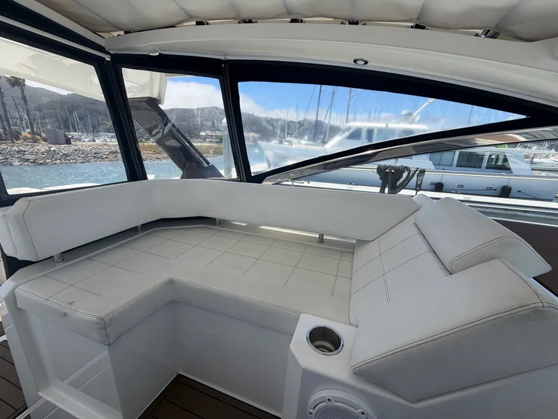 Slide: The Image of Cruisers 390 EC 2015 - 18