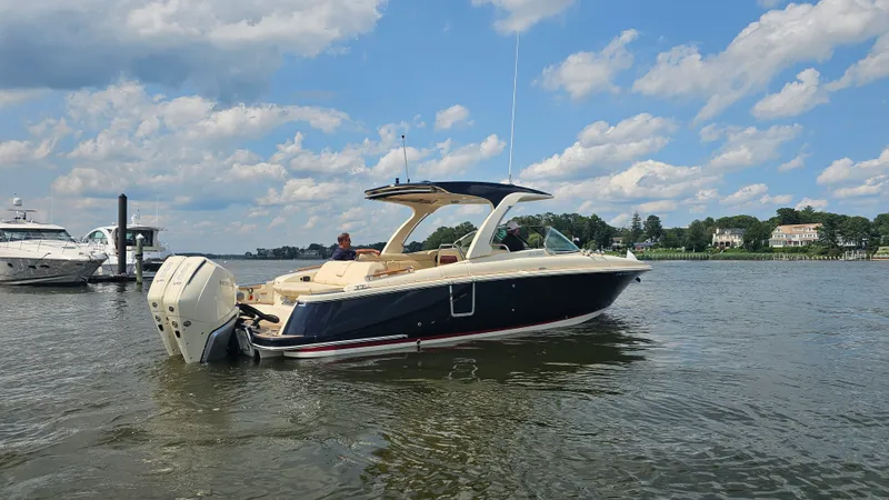 Slide: The Image of Chris-Craft 31 LAUNCH GT 2025 - 10