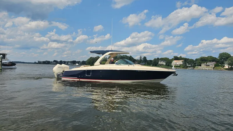 The Image of Chris-Craft 31 LAUNCH GT 2025 - 0