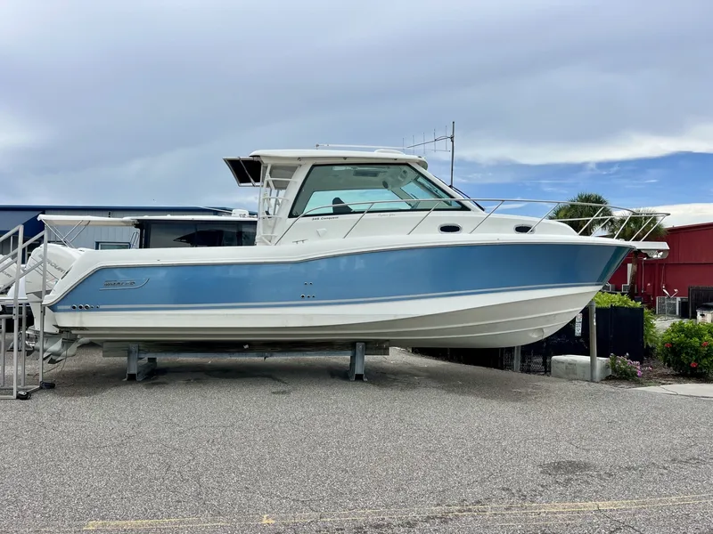 Slide: The Image of Boston Whaler 345 CONQUEST 2019 - 21