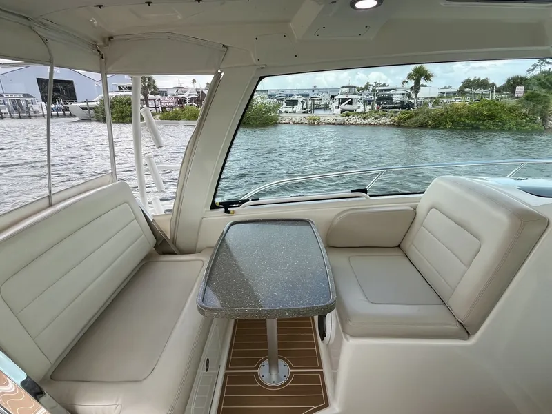 Slide: The Image of Boston Whaler 345 CONQUEST 2019 - 17