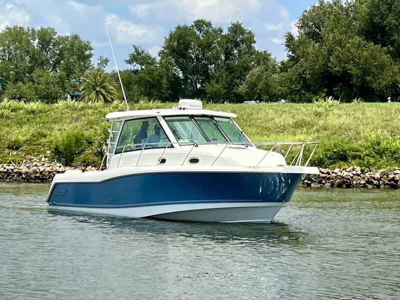 Slide: The Image of Boston Whaler 345 CONQUEST 2019 - 1