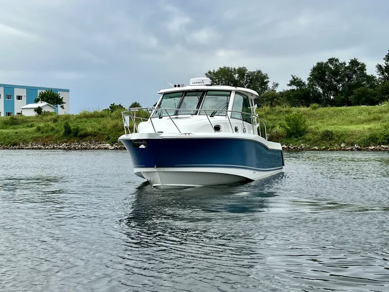 Slide: The Image of Boston Whaler 345 CONQUEST 2019 - 8