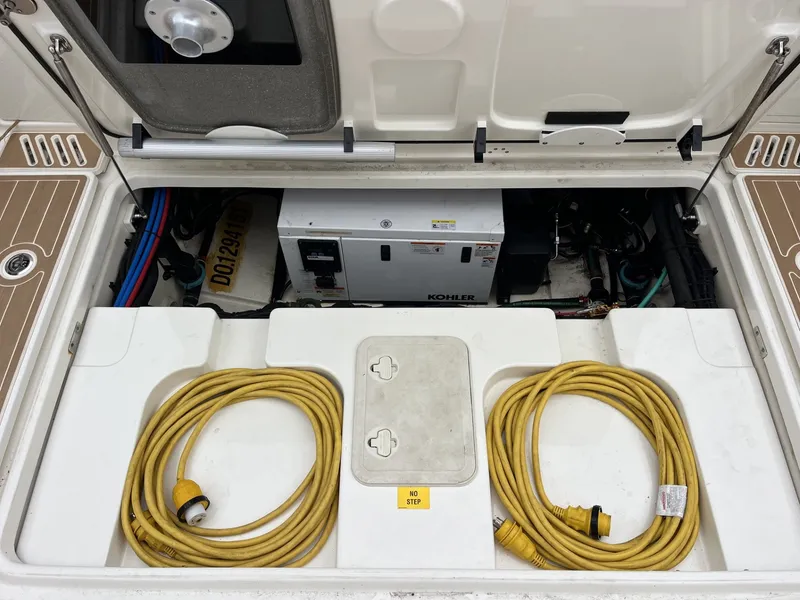Slide: The Image of Boston Whaler 345 CONQUEST 2019 - 20