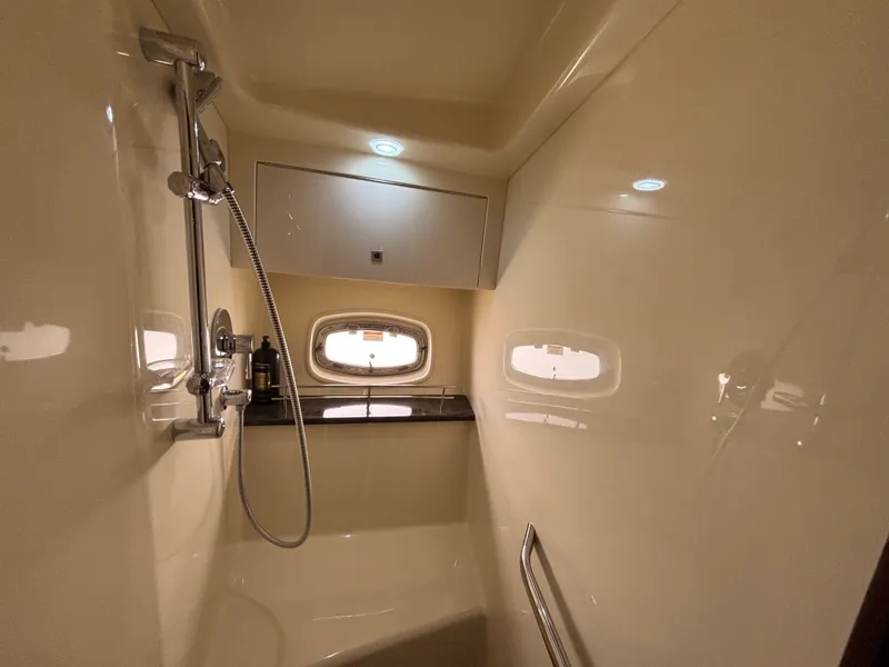 Slide: The Image of Sea Ray 470 SUNDANCER 2012 - 23