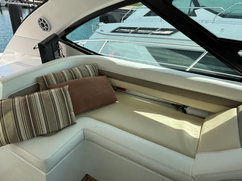 Slide: The Image of Sea Ray 470 SUNDANCER 2012 - 8
