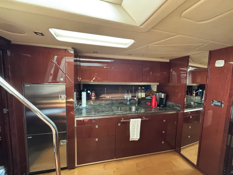 Slide: The Image of Sea Ray 470 SUNDANCER 2012 - 17