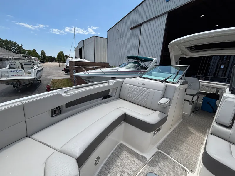 Slide: The Image of Sea Ray 310 SLX 2024 - 12