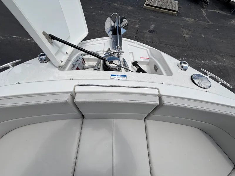 Slide: The Image of Sea Ray 310 SLX 2024 - 11