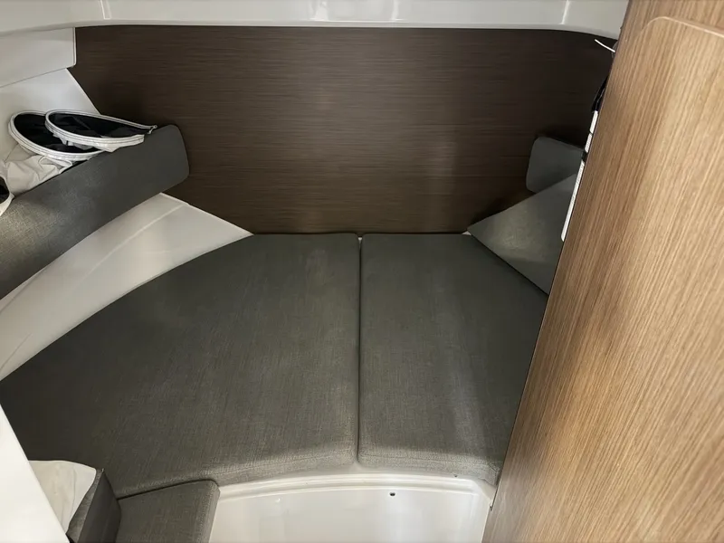 Slide: The Image of Beneteau ANTARES 8 2024 - 12
