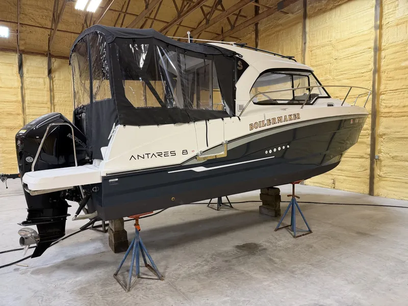 Slide: The Image of Beneteau ANTARES 8 2024 - 4