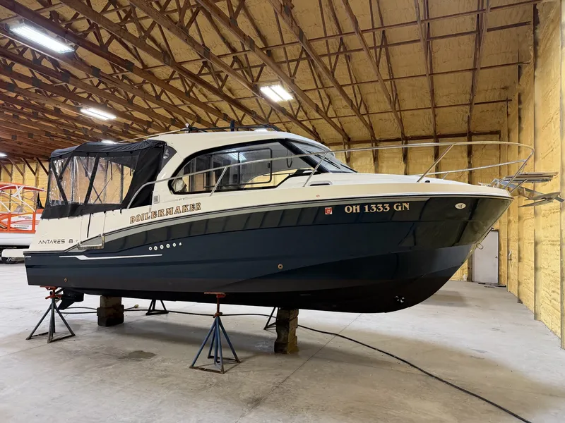 Slide: The Image of Beneteau ANTARES 8 2024 - 3