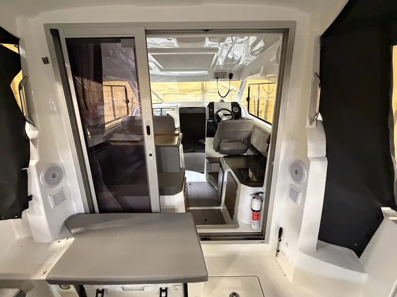Slide: The Image of Beneteau ANTARES 8 2024 - 18
