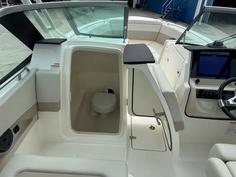 Slide: The Image of Boston Whaler 240 Vantage 2027 - 13