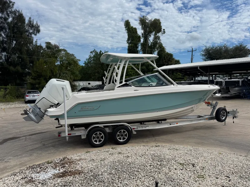 Slide: The Image of Boston Whaler 240 Vantage 2027 - 1