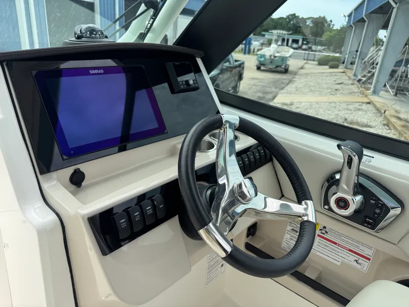 Slide: The Image of Boston Whaler 240 Vantage 2027 - 17