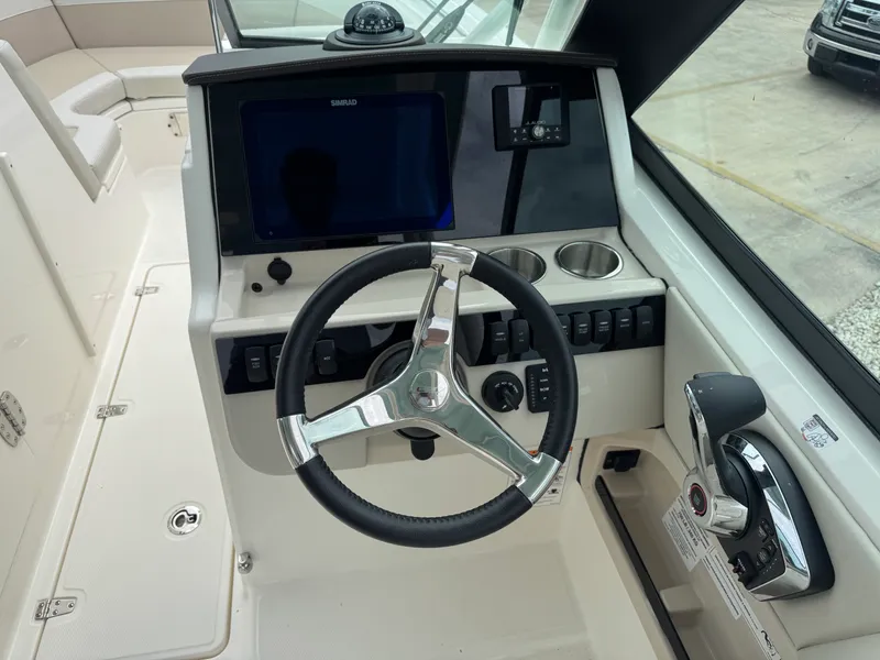 Slide: The Image of Boston Whaler 240 Vantage 2027 - 16