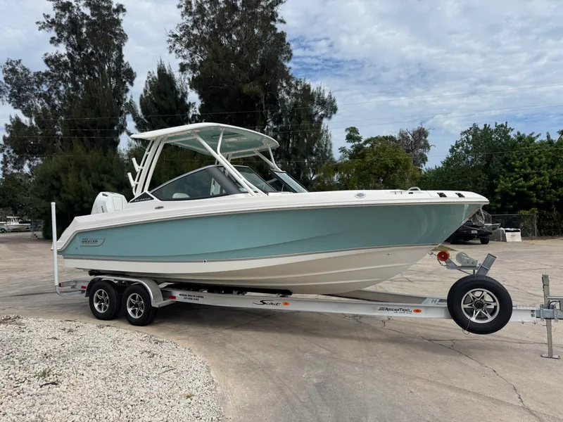 The Image of Boston Whaler 240 Vantage 2027 - 0