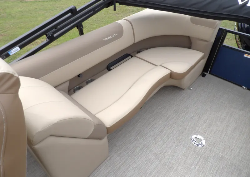 Slide: The Image of Veranda VR22RC 2026 - 11