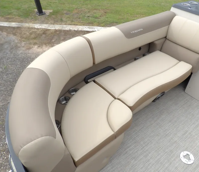 Slide: The Image of Veranda VR22RC 2026 - 6