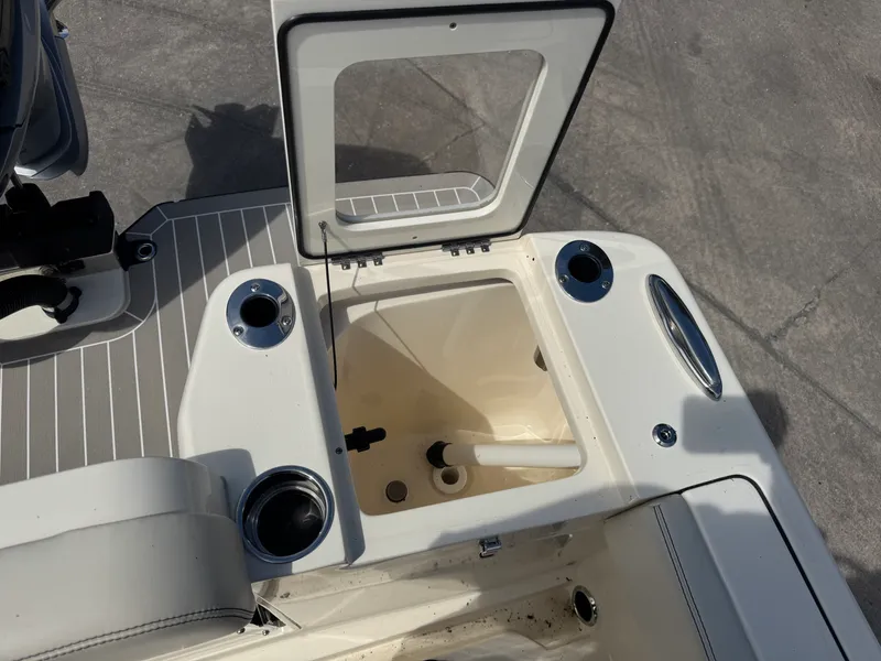 Slide: The Image of Scout 240 XSF 2027 - 6
