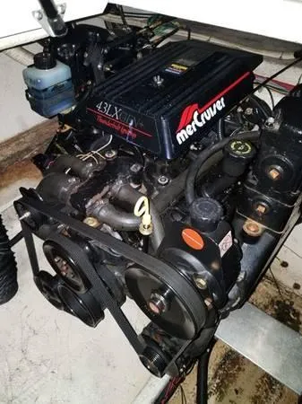 Slide: The Image of 1997 Maxum SCR3000 boat engine, MerCruiser 4.3LX V6, inboard motor. - 6
