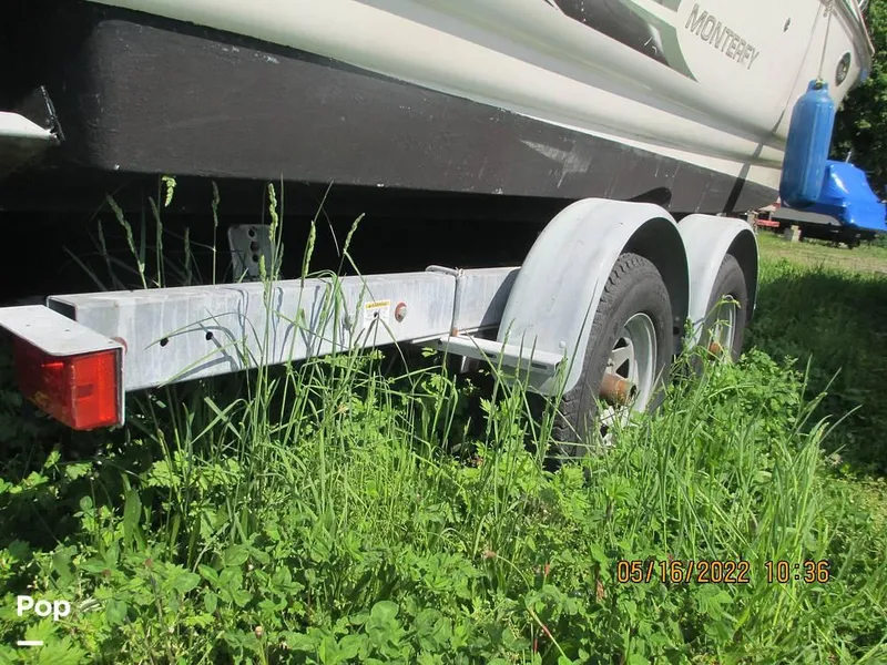 Slide: The Image of 2004 Monterey 248LSC for sale in Old Saybrook, CT - 56