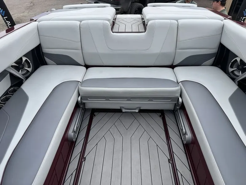 Slide: The Image of Malibu 24 MXZ 2019 - 17