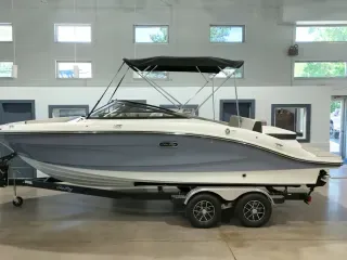 The Image of Sea Ray 210SPX 2026 - 0