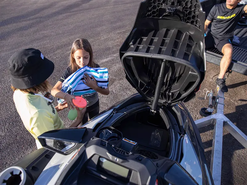 Slide: The Image of Sea-Doo GTI SE 170 + Tech Package, audio, iDF, iBR 2025 - 9