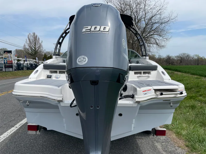 Slide: The Image of 2024 Chaparral 21 SSi OB boat with 200 horsepower outboard engine. - 43