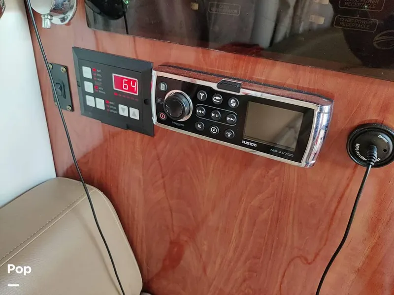 Slide: The Image of 2007 Crownline 340CR for sale in South Glastonbury, CT - 16
