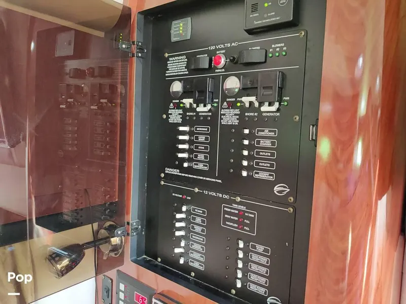 Slide: The Image of 2007 Crownline 340CR for sale in South Glastonbury, CT - 17