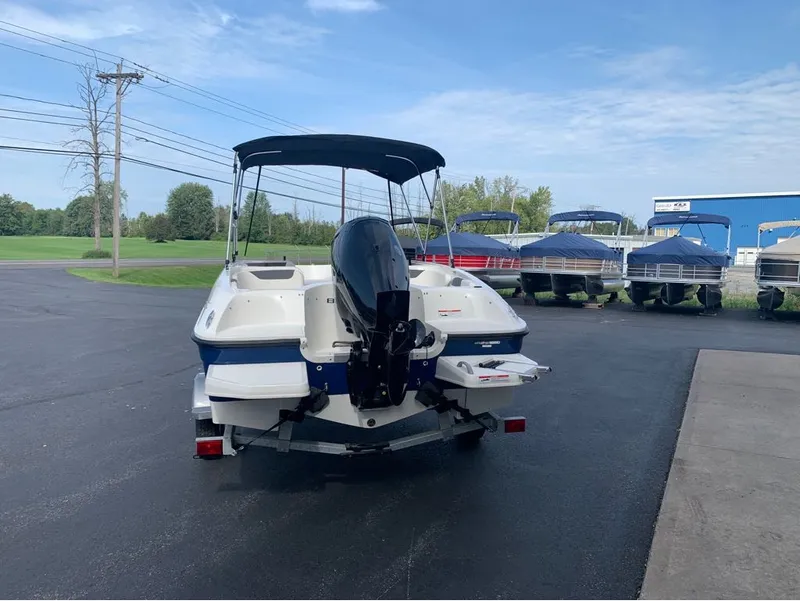 Slide: The Image of Bayliner E 18 2023 - 3