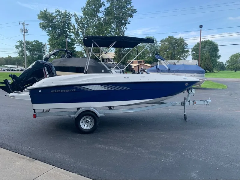 Slide: The Image of Bayliner E 18 2023 - 5