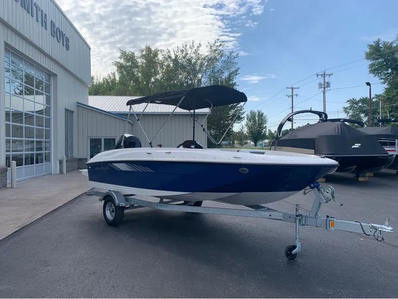 Slide: The Image of Bayliner E 18 2023 - 6