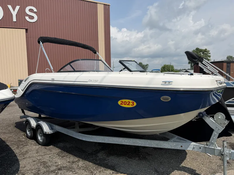 Slide: The Image of Bayliner DX 2250 2023 - 16