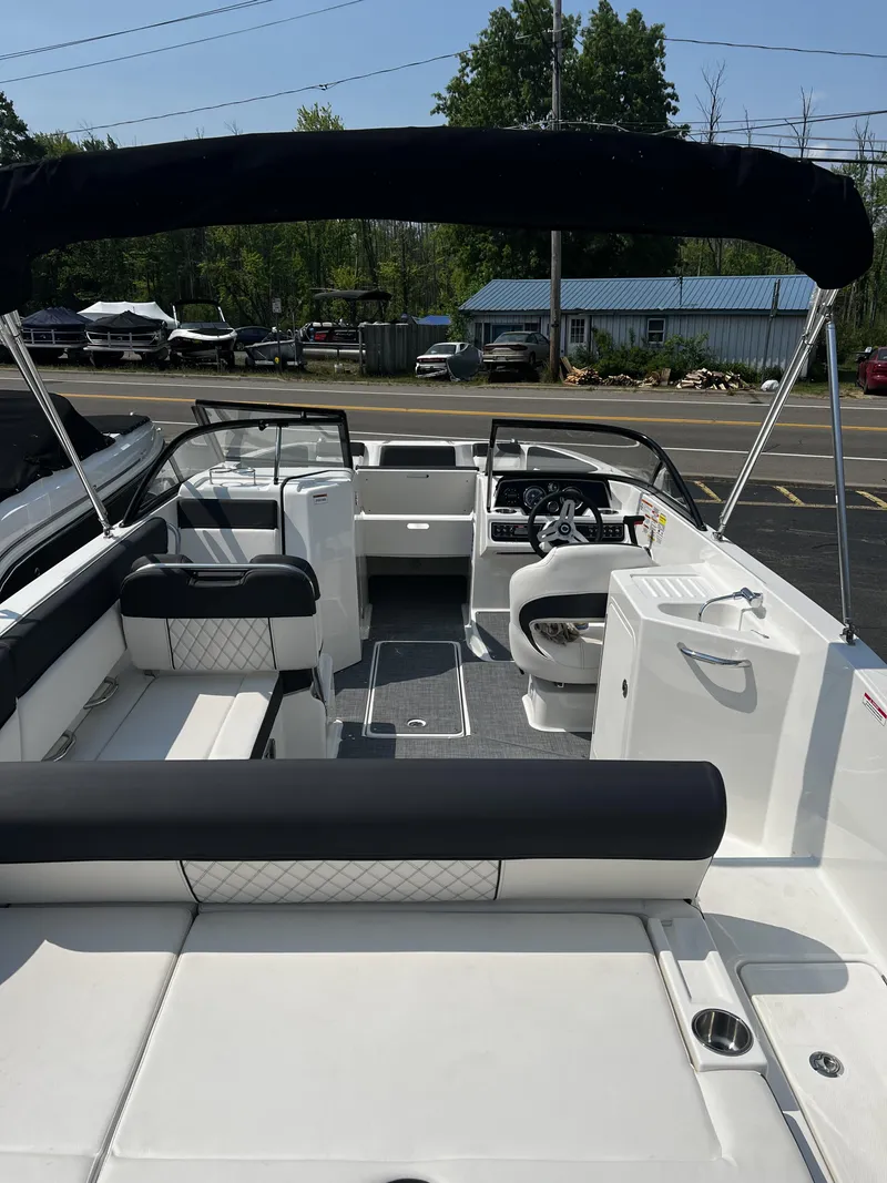 Slide: The Image of Bayliner DX 2250 2023 - 1