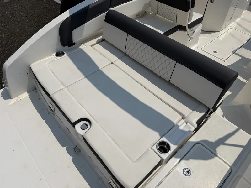 Slide: The Image of Bayliner DX 2250 2023 - 17