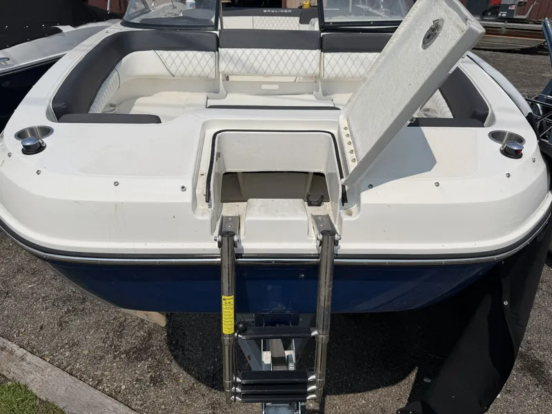 Slide: The Image of Bayliner DX 2250 2023 - 14