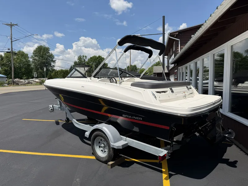 Slide: The Image of Bayliner VR4 2023 - 1