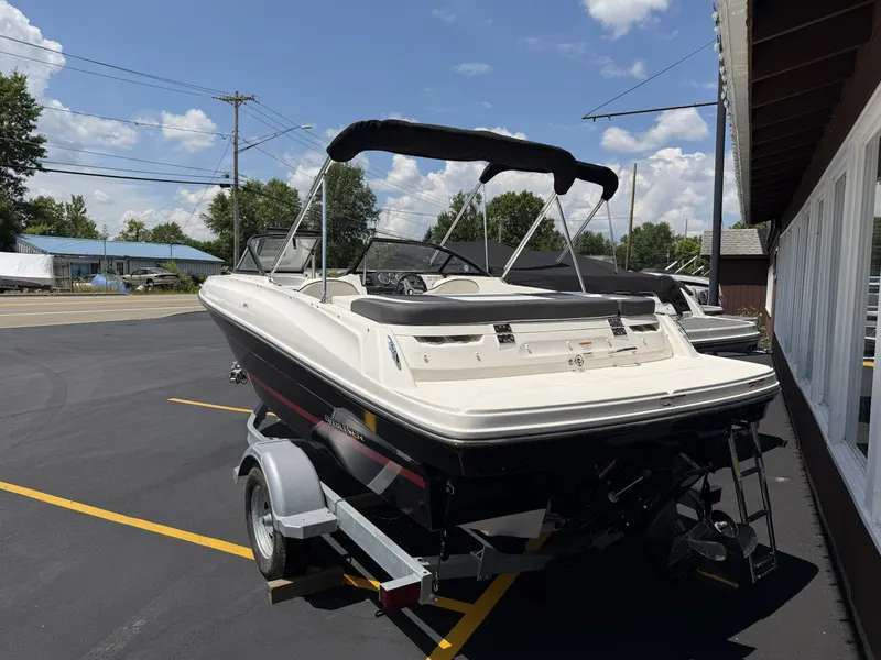 The Image of Bayliner VR4 2023 - undefined
