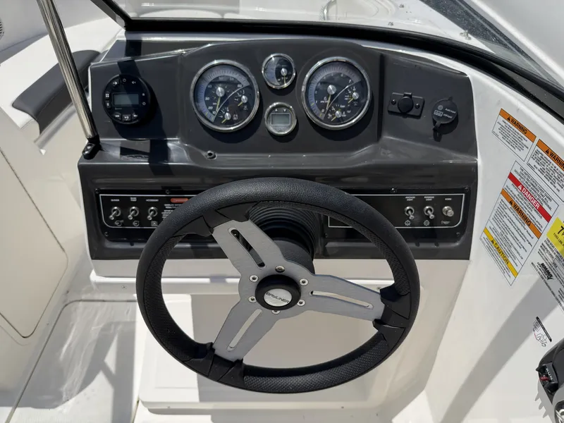Slide: The Image of Bayliner VR4 2023 - 6