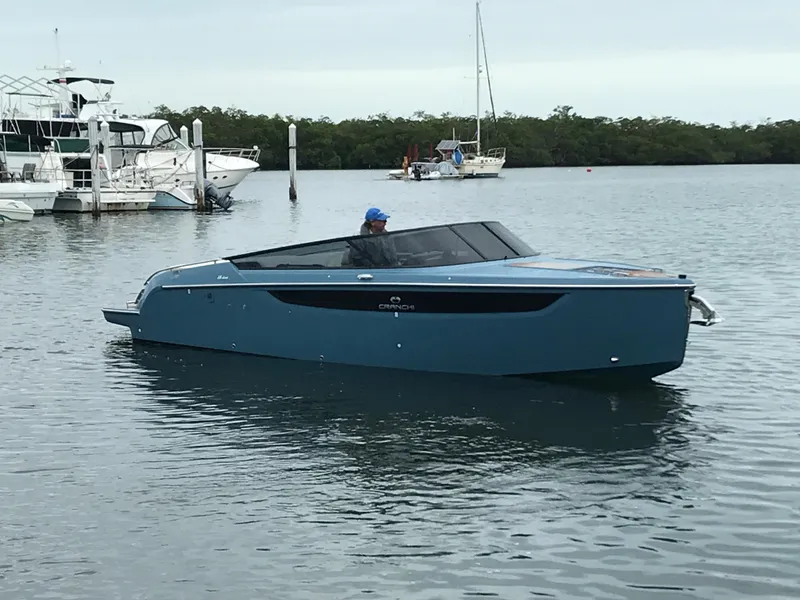 Slide: The Image of Cranchi E26 2020 - 13