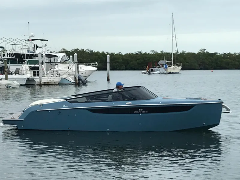 Slide: The Image of Cranchi E26 2020 - 16