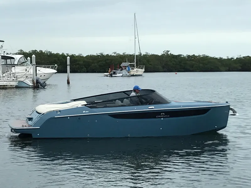 Slide: The Image of Cranchi E26 2020 - 17